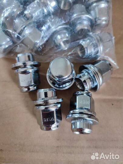 Гайка колёсная М12 х 1,25 с прессшайбой