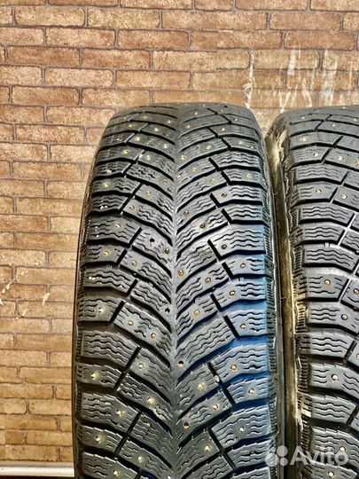 Michelin X-Ice North 4 215/60 R17