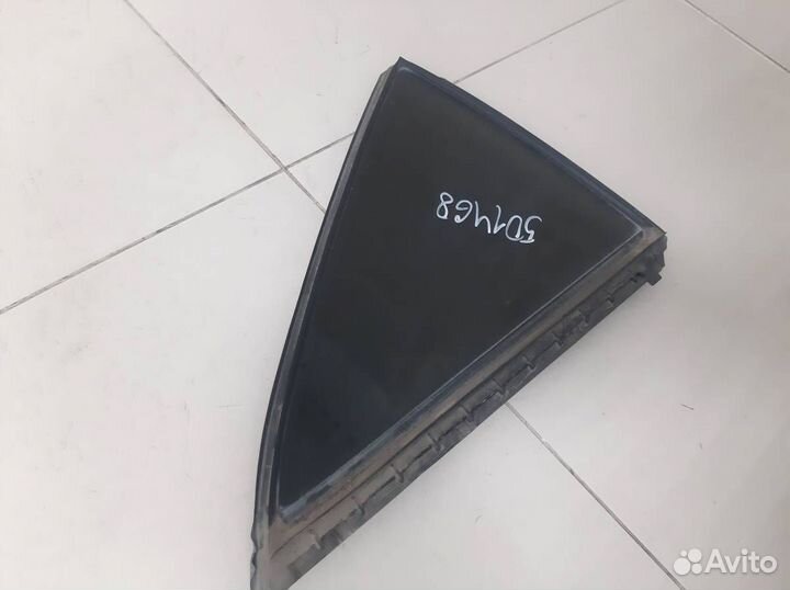 Стекло двери задней правой форточка Toyota Camry V