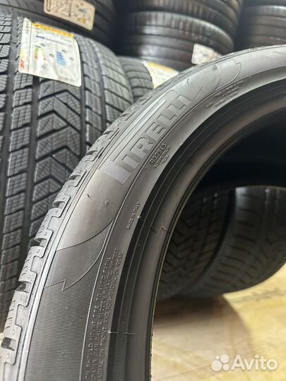 Pirelli Scorpion Winter 325/35 R22 и 285/40 R22 114W