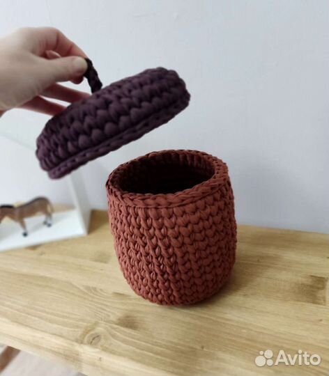 Вязаная корзина жёлудь под заказ