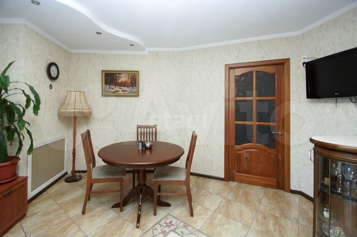 4-к. квартира, 132 м², 5/6 эт.