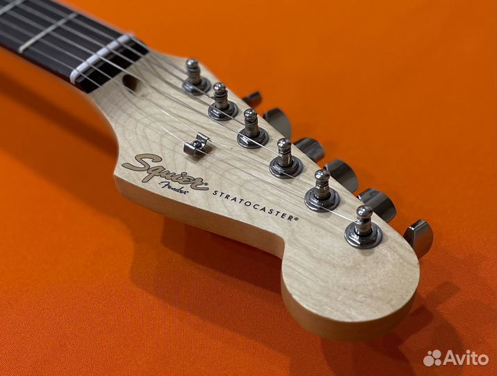 Электрогитара - Squier mm stratocaster red
