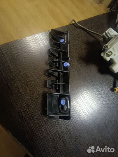 Крепление заднего бампера правое лада ларгус