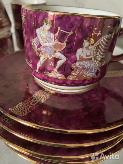 Набор чашек с блюдцами