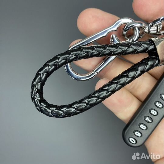 Брелок для ключей с номером телефона