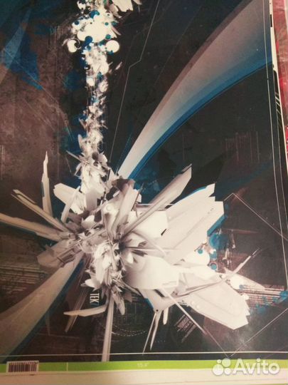 Виниловая наклейка на ноутбук