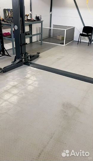 Пвх плитка для автосервиса