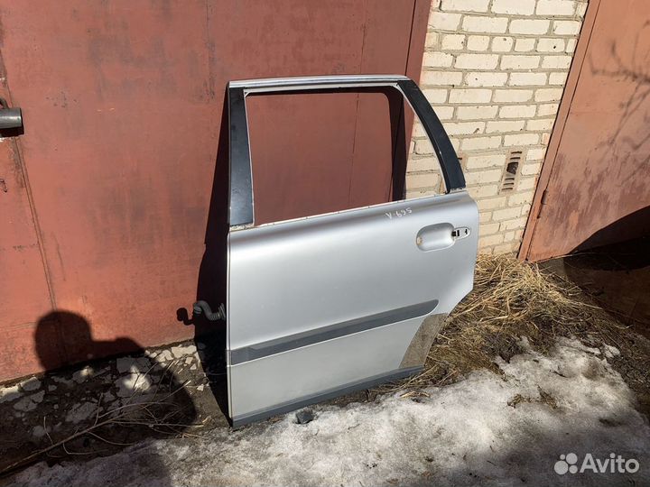 Volvo XC90 дверь задняя левая серебро