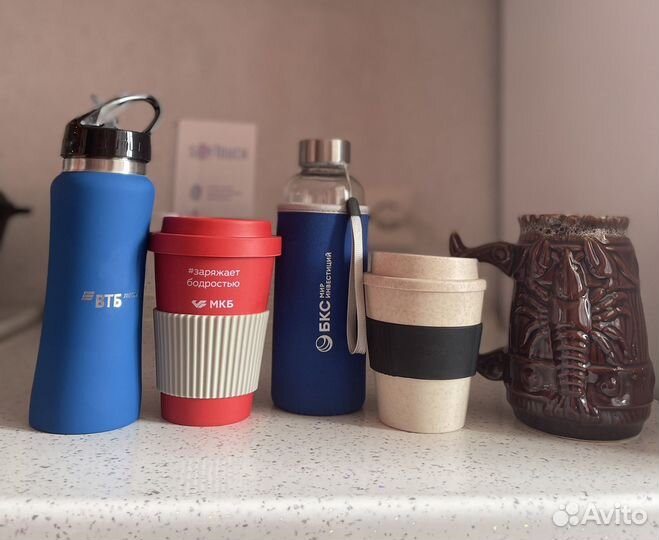 Бутылки для воды, кружка пивная, кружки для кофе