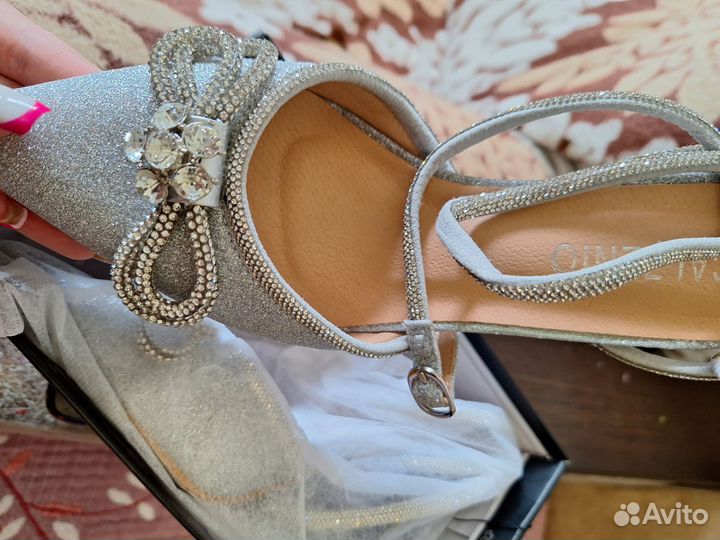 Босоножки женские