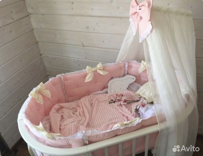 Бортики, балдахин, мобиль в кроватку