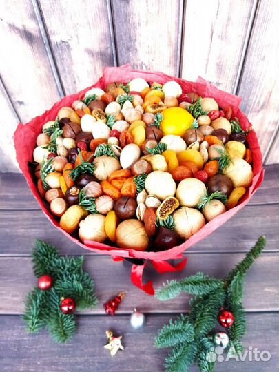 Съедобные букеты из сухофруктов и орехов на заказ