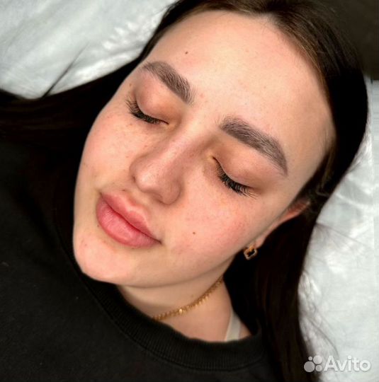 Перманентный макияж бровей губ и век татуаж