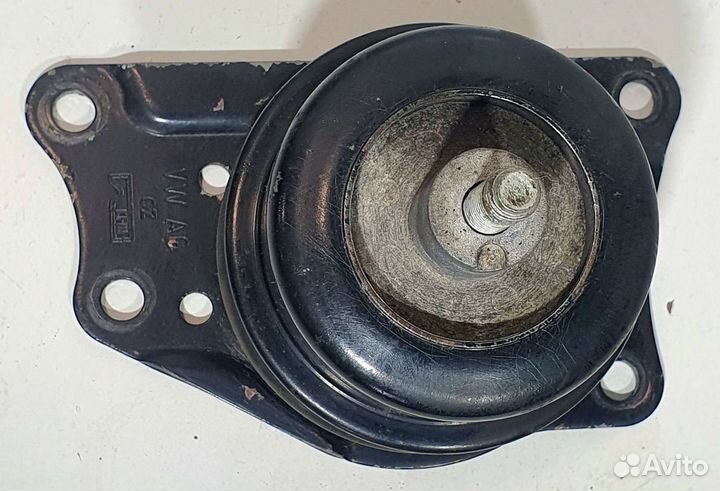 Опора двигателя правая Skoda Fabia