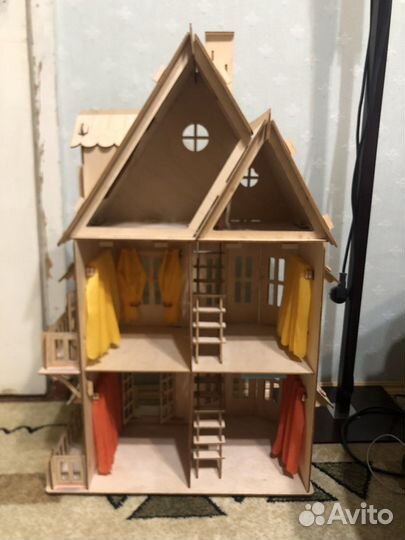 Домик кукольный