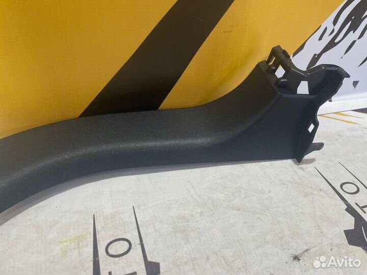 Обшивка багажника задняя правая RH Lexus Rx