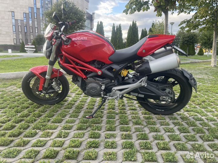 Ducati 696