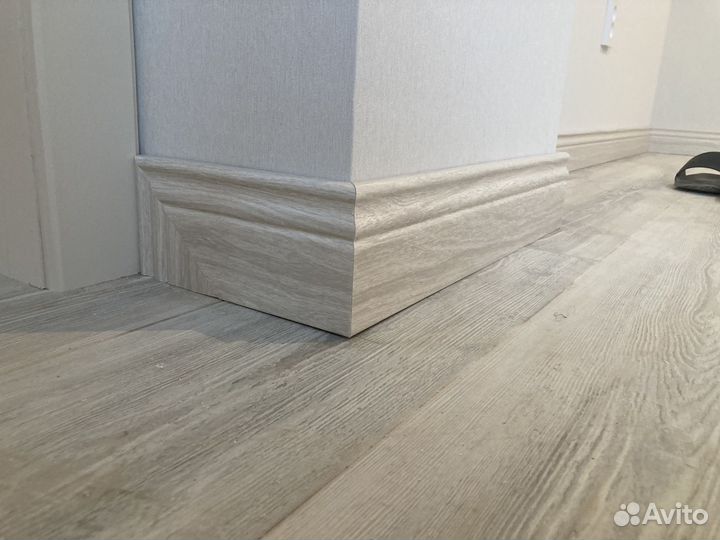 Установщик плинтусов