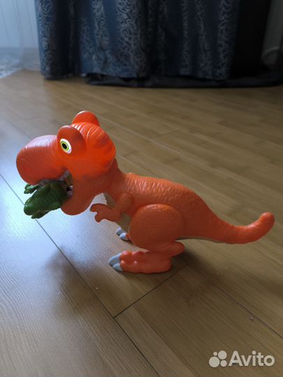 Динозавр на батарейках
