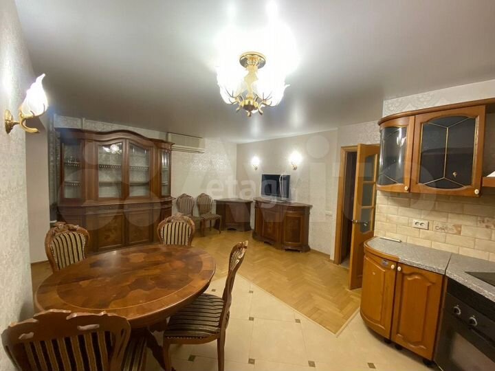 3-к. квартира, 72 м², 2/12 эт.