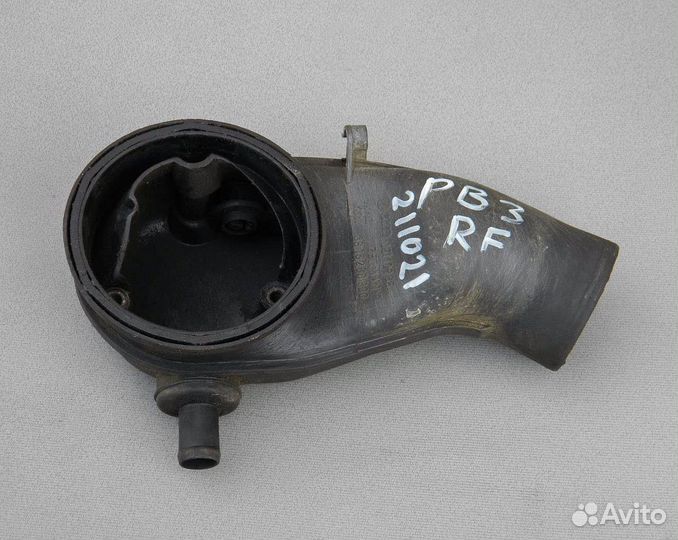 Воздуховод VW Passat B3 1.8