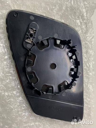 Правый зеркальный элемень bmw f30