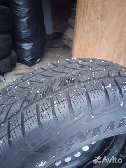 Goodyear UltraGrip 225/65 R17