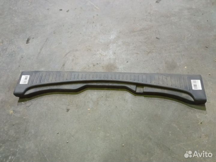 Накладка на порог салона Toyota Rush J200E