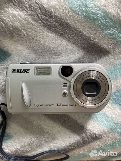 Забронирован Фотоаппарат Sony Cyber-shot dsc-p72