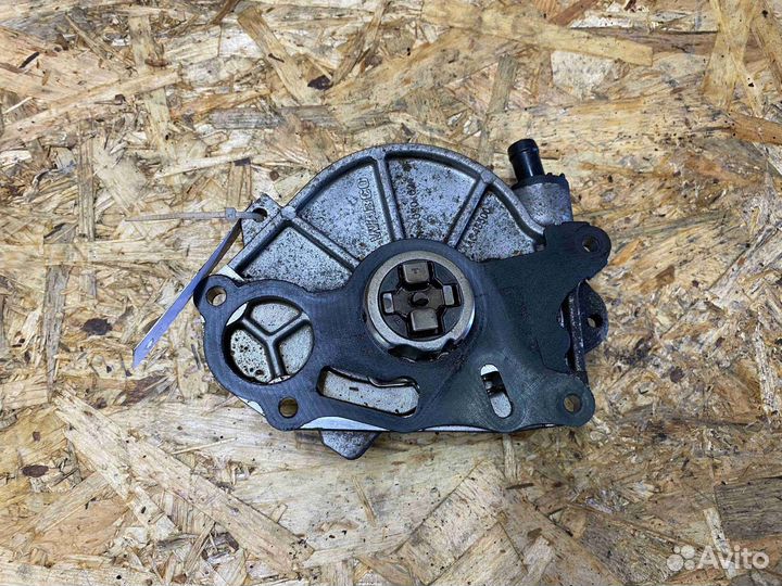 Насос вакуумный Volkswagen caddy (2K 2004-2015) 03