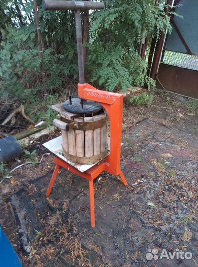 Пресс, соковыжималка, давилка для винограда