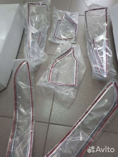 Накладки фонарей на Киа