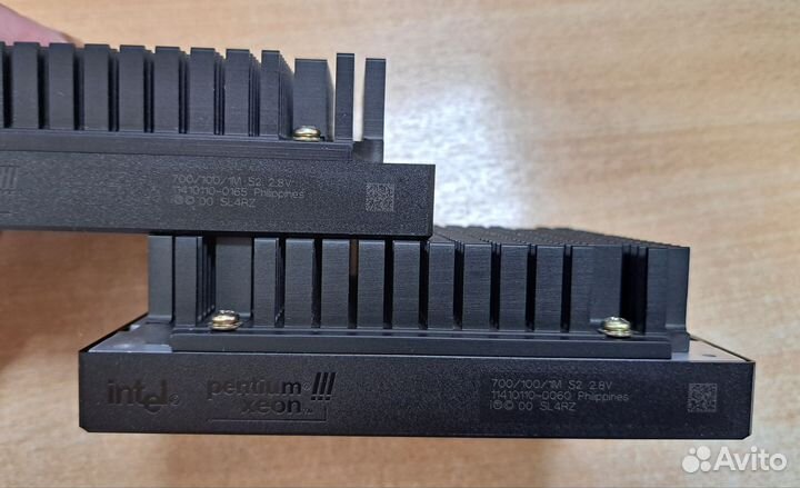 Процессор Intel Pentium III Xeon Slot 2