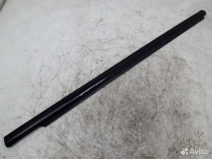 Молдинг стекла передний левый Mercedes X164