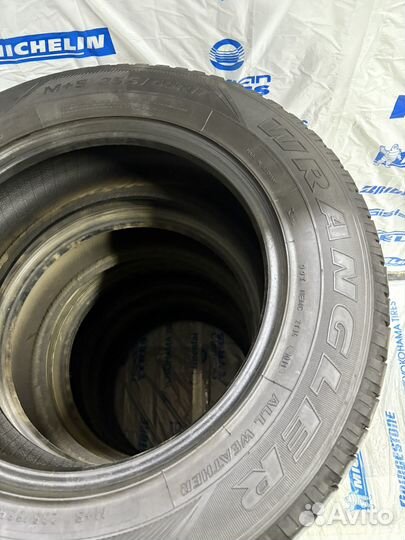 Goodyear Wrangler HP All Weather 235/65 R17 104V