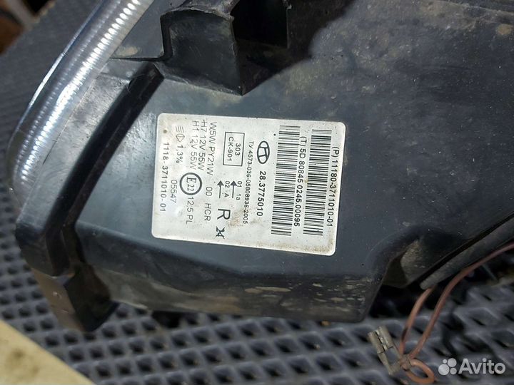 Фара передняя правая LADA Калина дефект