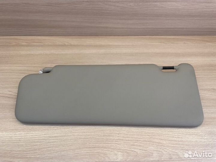 Козырек солнцезащитный правый Renault Logan