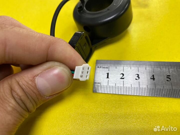 Курок газа и тормоза для электросамоката