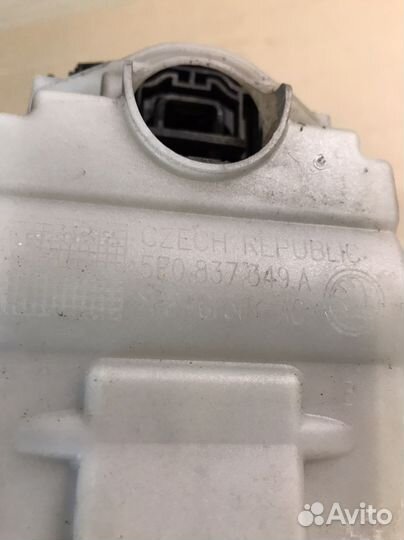 Внешняя ручка задней правой двери Skoda Rapid