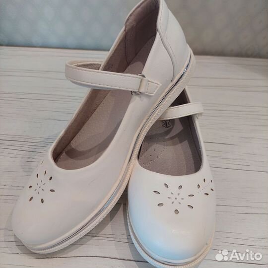 Туфли для девочки 36