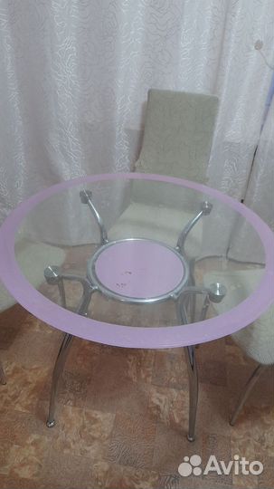 Стол стеклянный
