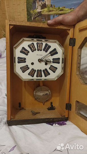 Часы настенные с боем янтарь