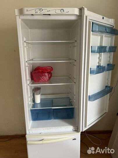 Холодильник бу Pozis