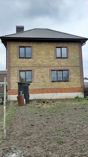 Дом 200 м² на участке 5 сот.