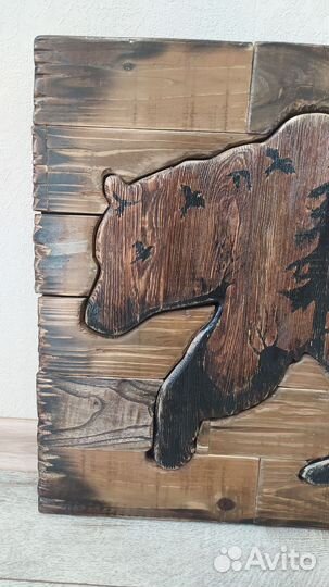 Картина из дерева медведь