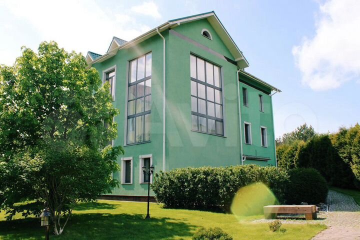 Коттедж 476 м² на участке 16 сот.