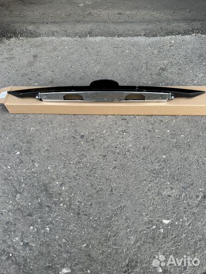 Хром багажника на Toyota Camry/55