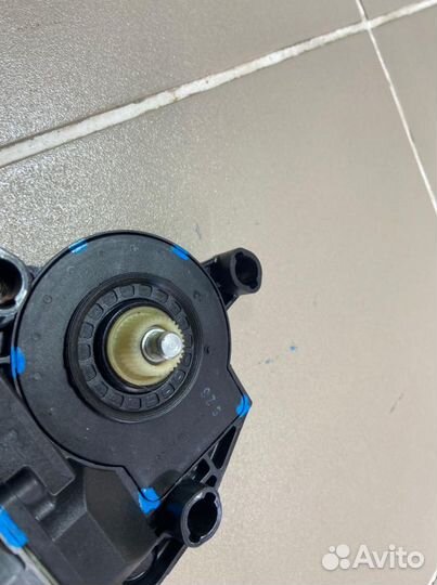 Cтеклоподъемник задний левый Porsche Cayenne