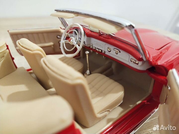 Модель 1:18, новая, Mercedes-Benz 190SL 1955